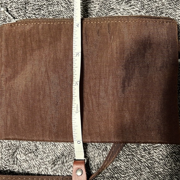 Baggallini Brown Nylon Crossbody. - Picture 13 of 13